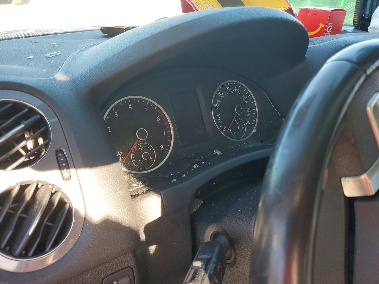 Volkswagen Tiguan S