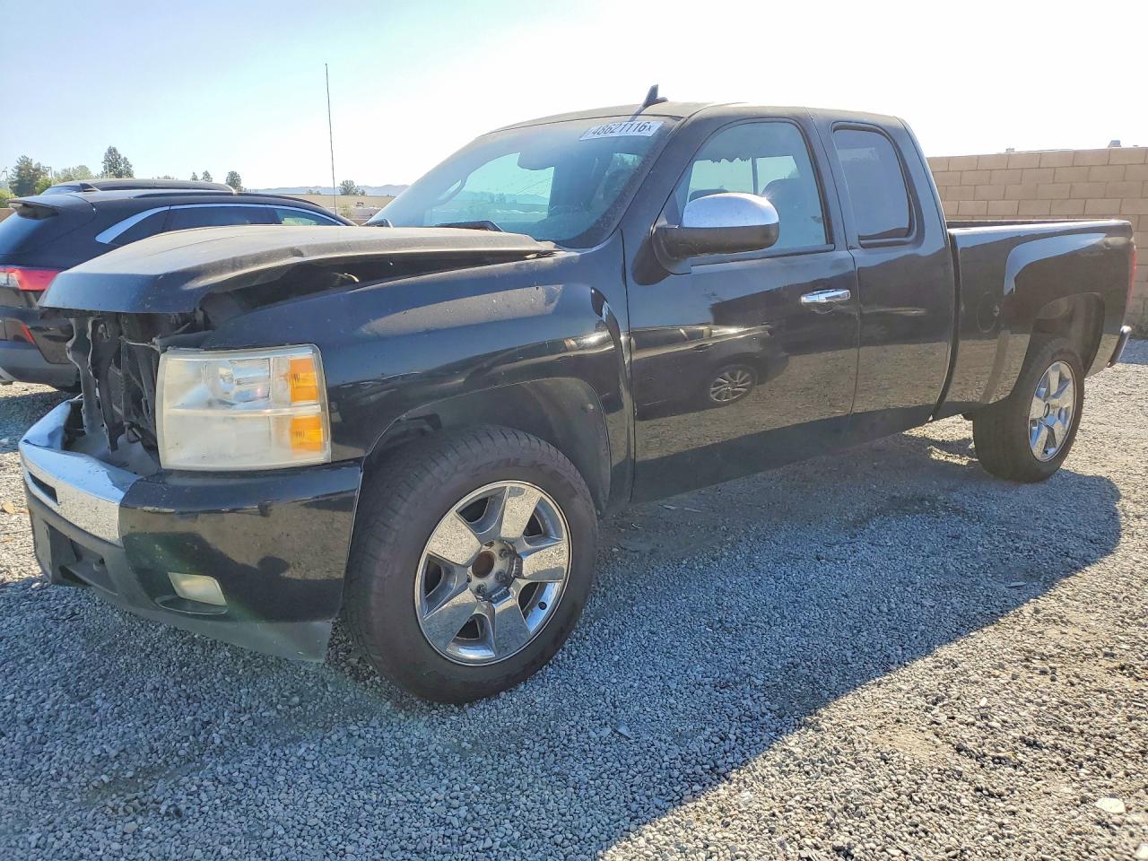 Salvage Chevrolet Silverado Image