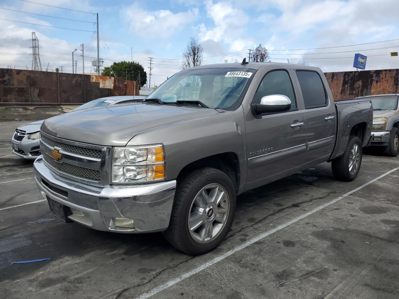 Salvage Chevrolet Silverado Image