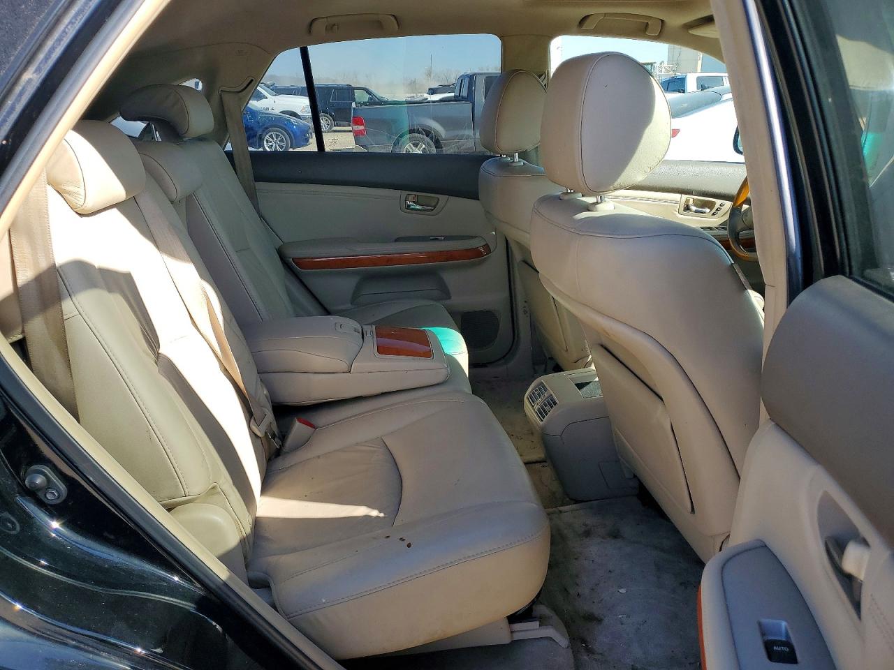 Lexus RX Base