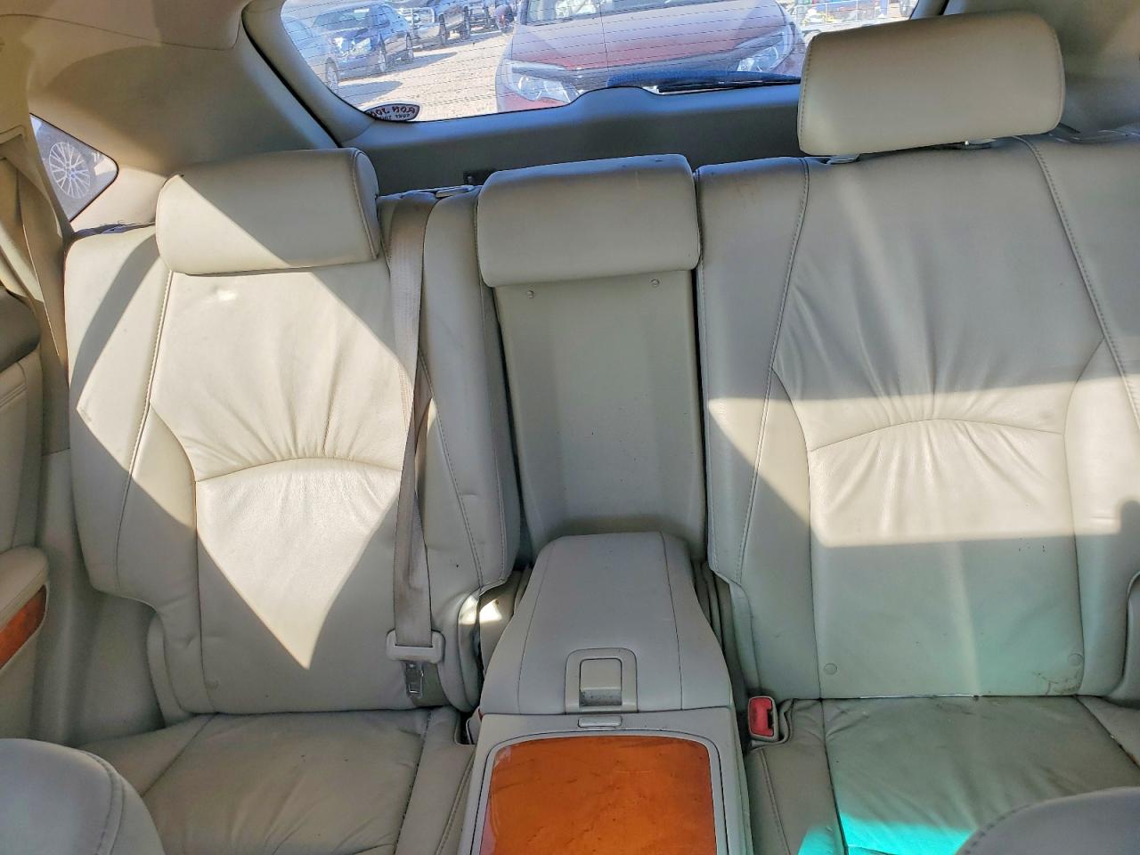 Lexus RX Base