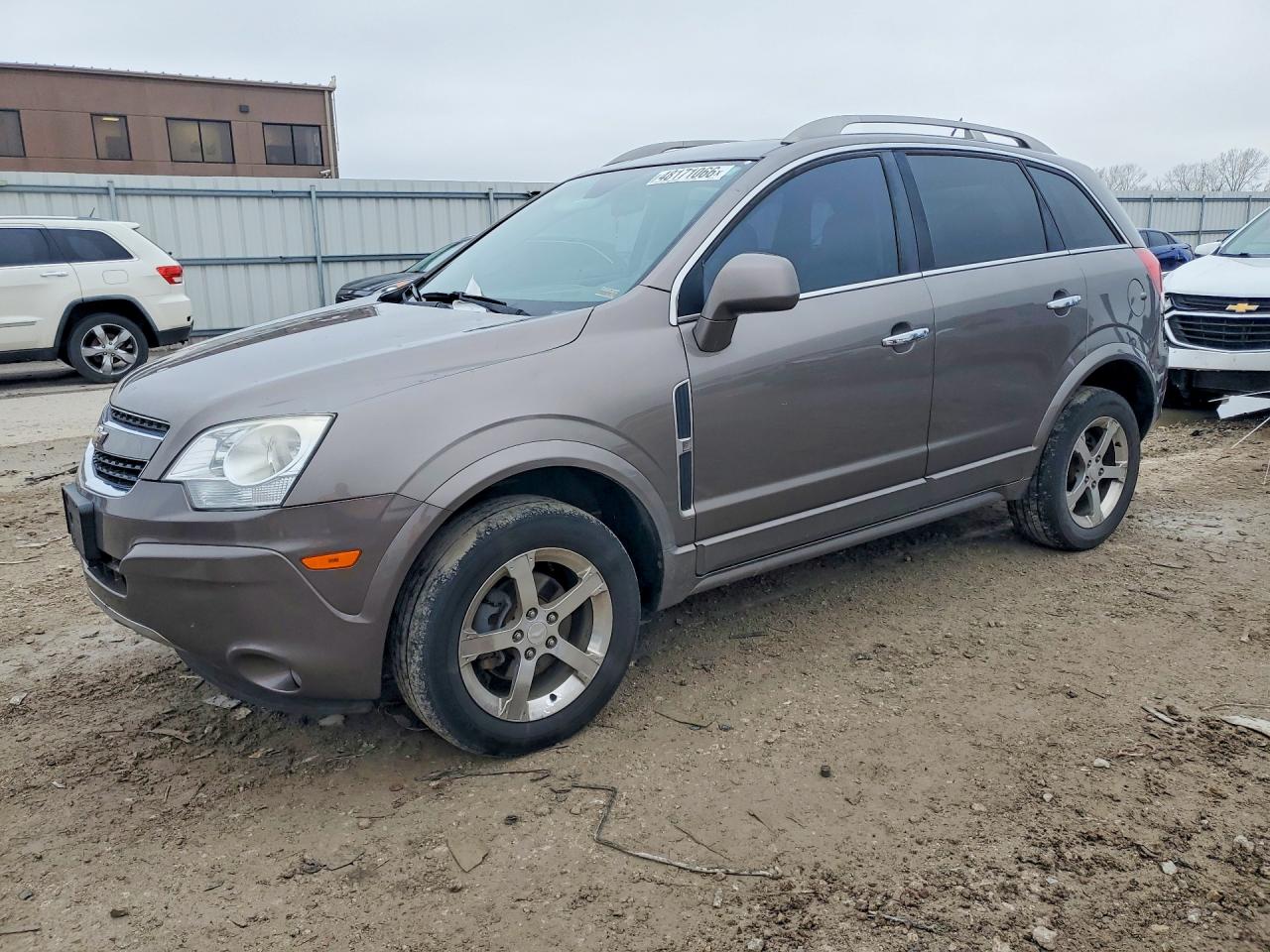 Salvage Chevrolet Captiva Image