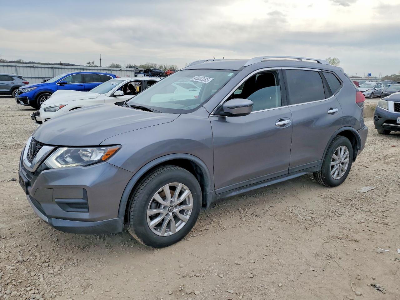 Salvage Nissan Rogue Image