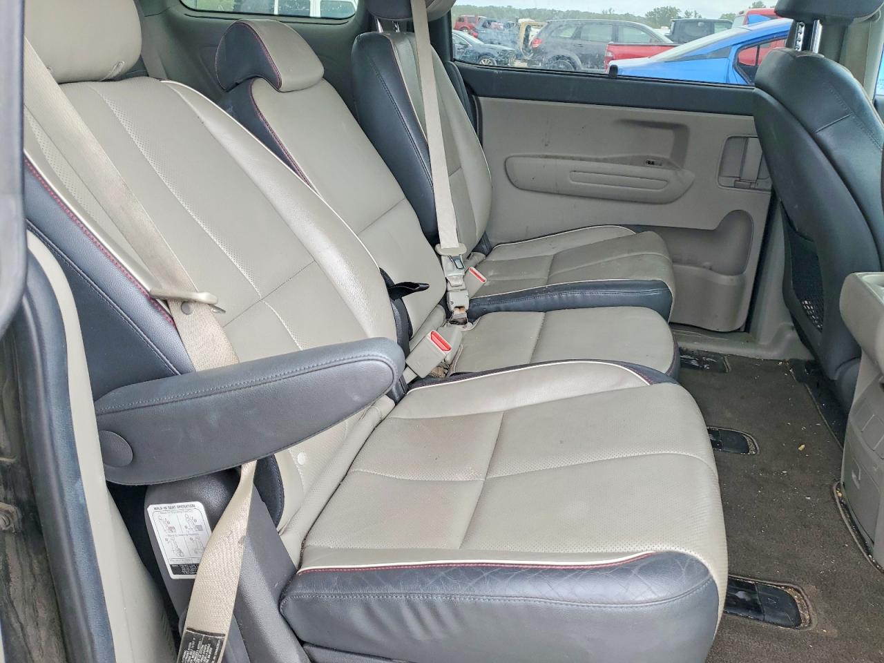 Kia Sedona Lx