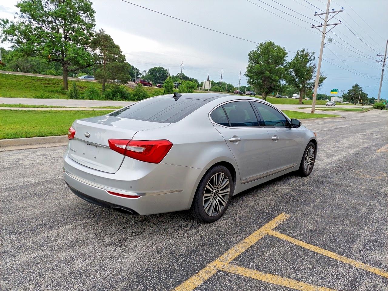 Kia Cadenza Luxury