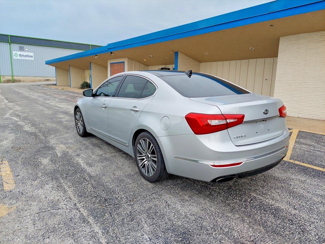 Kia Cadenza Luxury
