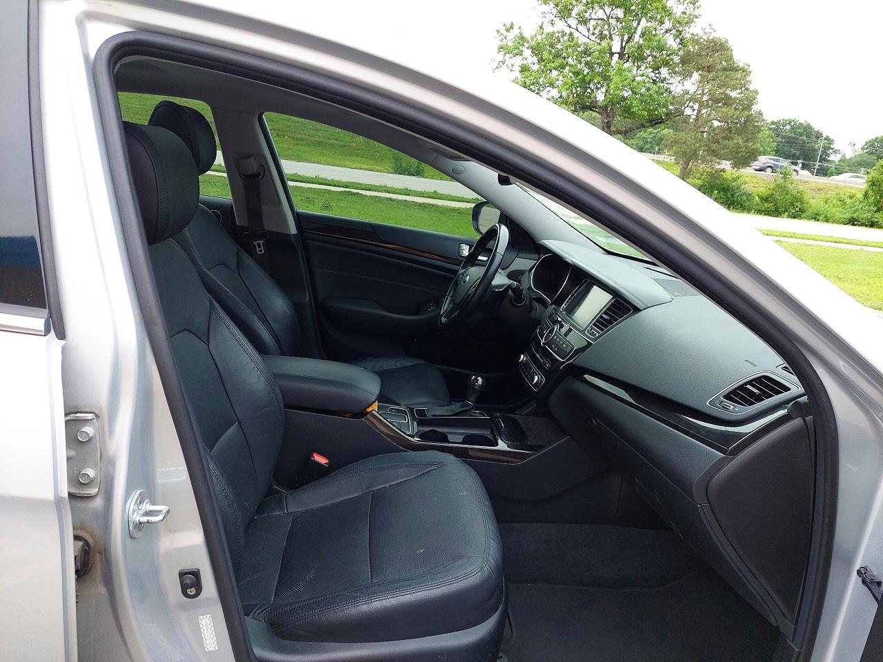 Kia Cadenza Luxury