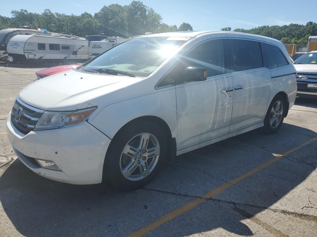 Salvage Honda Odyssey Image