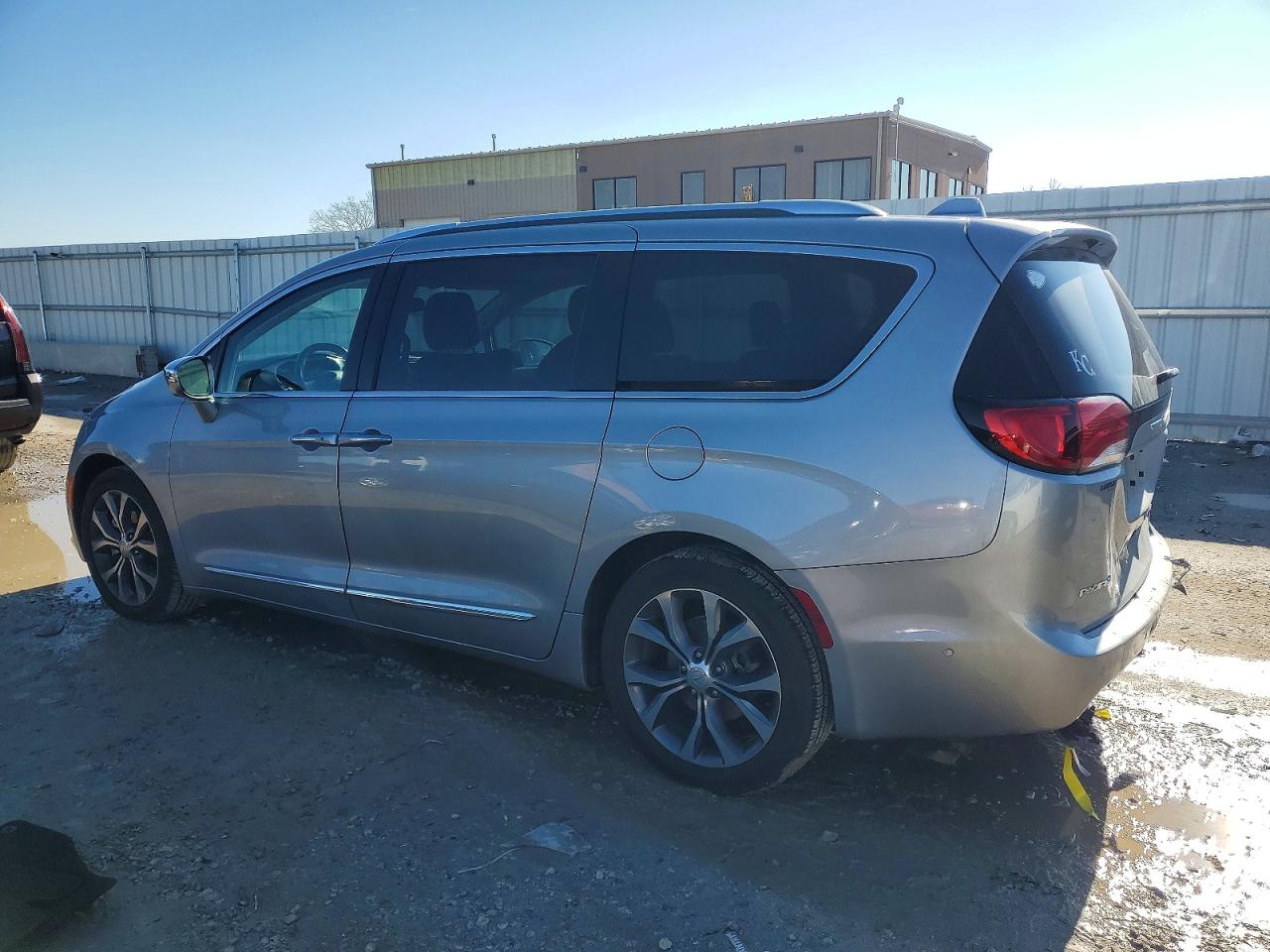 Chrysler Pacifica Limited