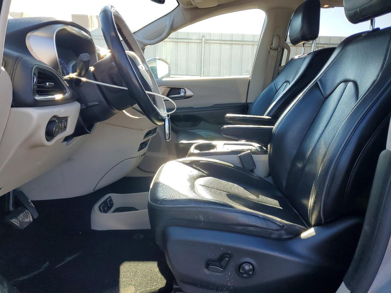 Chrysler Pacifica Limited