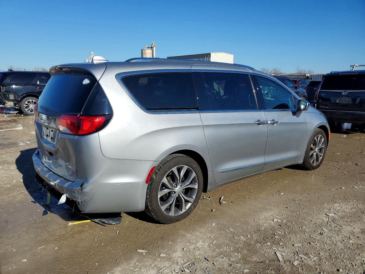 Chrysler Pacifica Limited