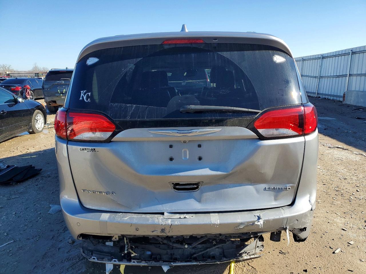 Chrysler Pacifica Limited