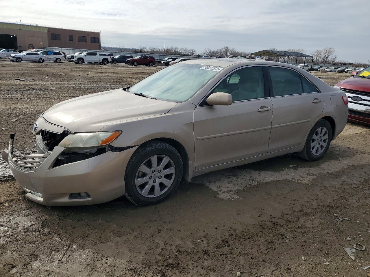 Salvage Toyota Camry Image