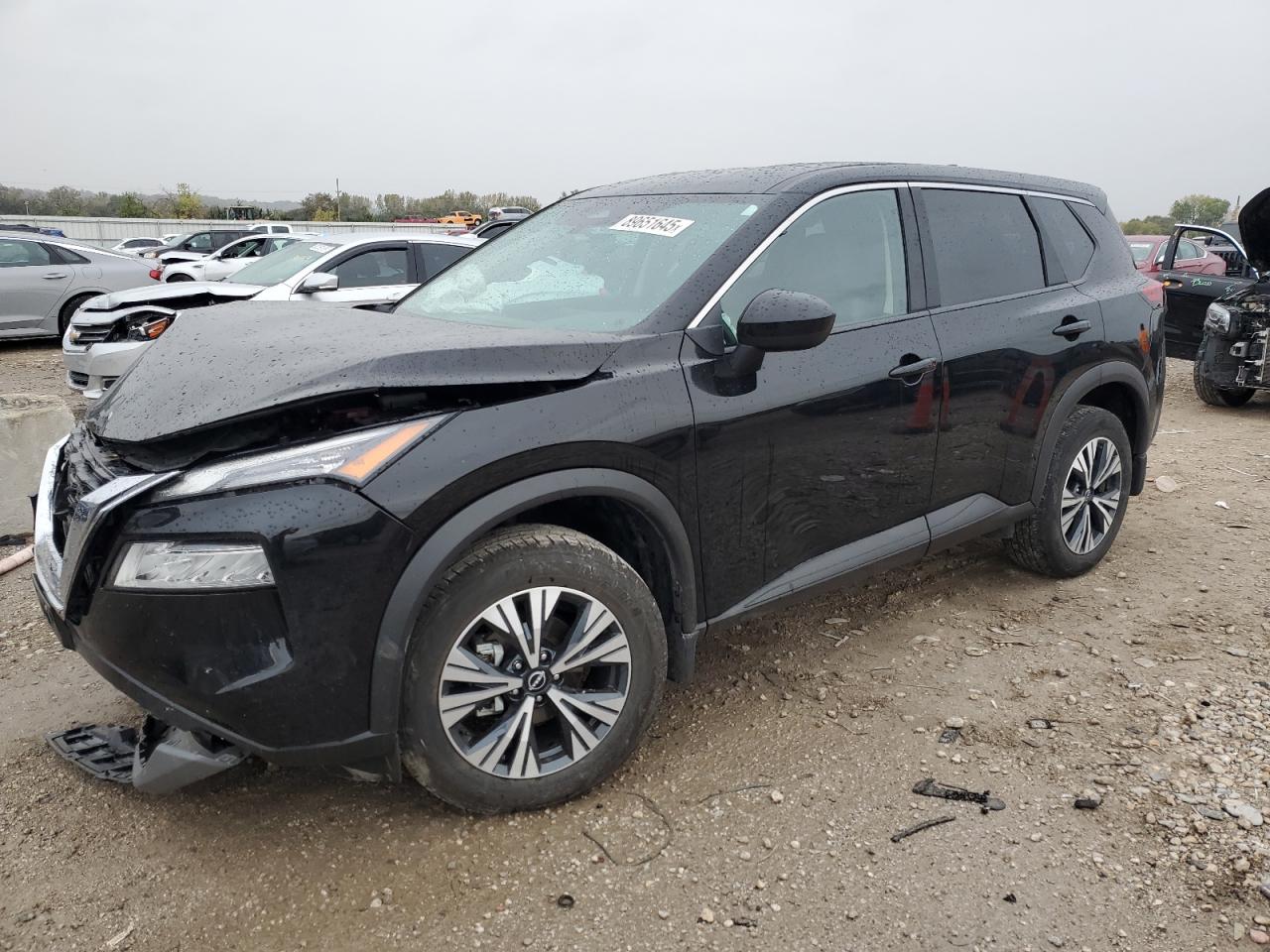 Salvage Nissan Rogue Image