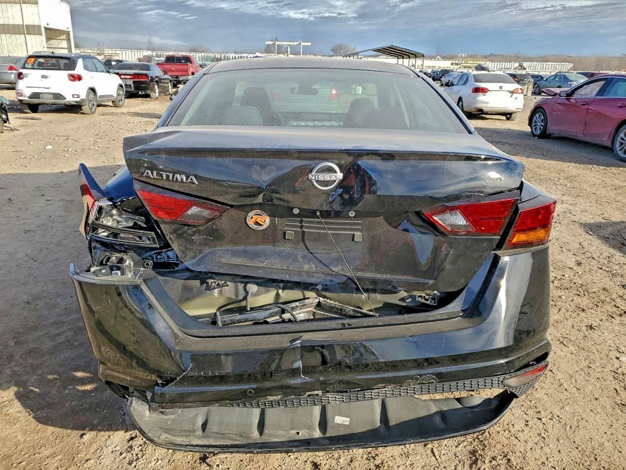 Nissan Altima S
