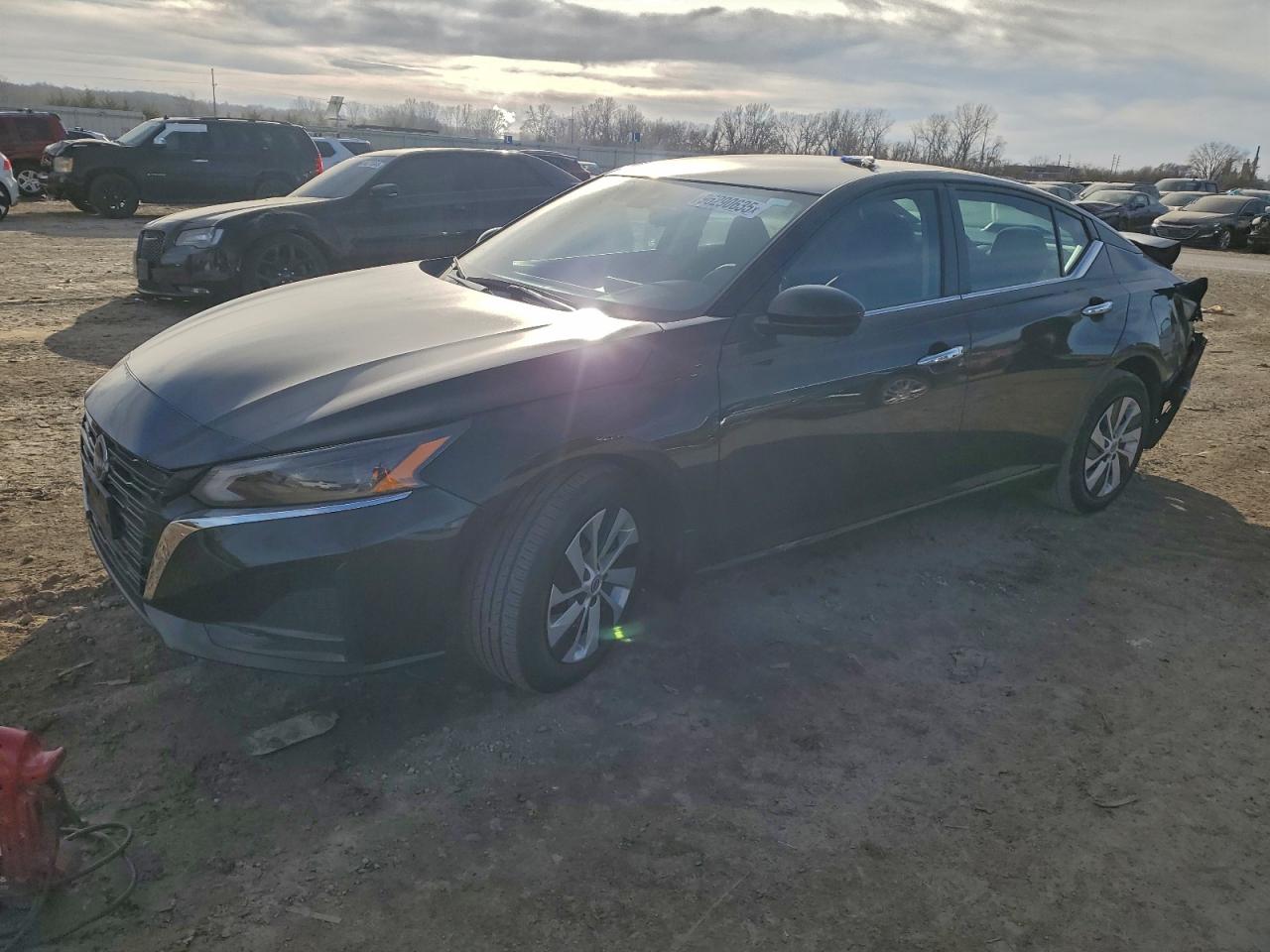 Salvage Nissan Altima Image