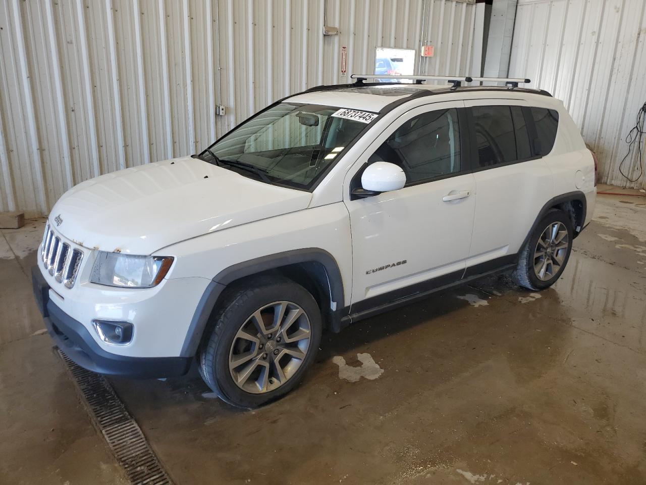 Salvage Jeep Compass Image