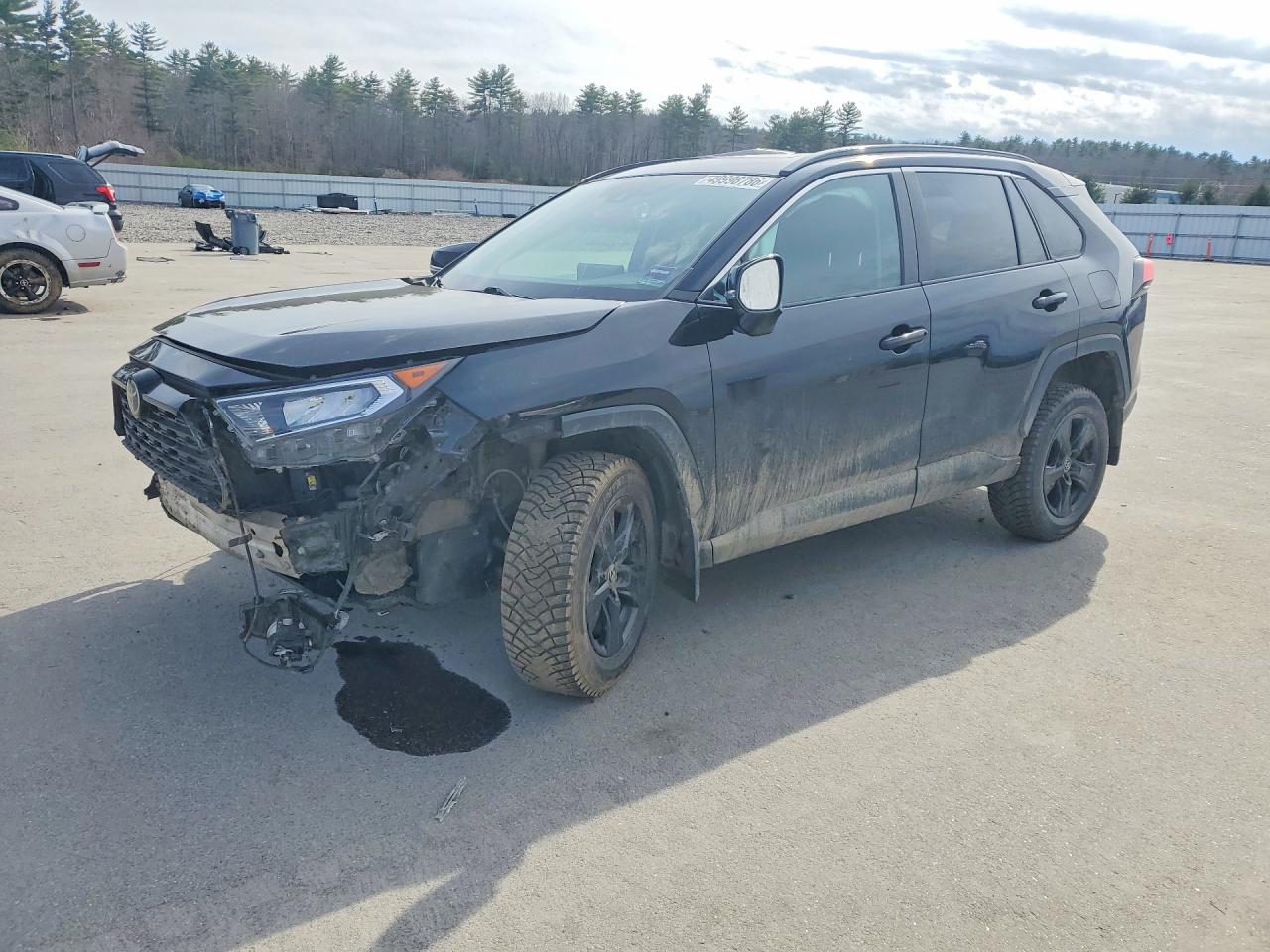 Salvage Toyota RAV4 Image