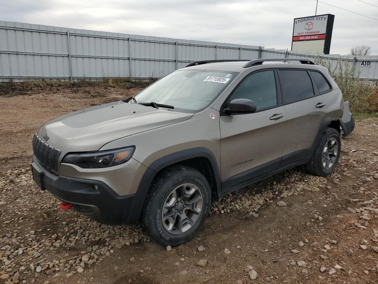 Salvage Jeep Cherokee Image