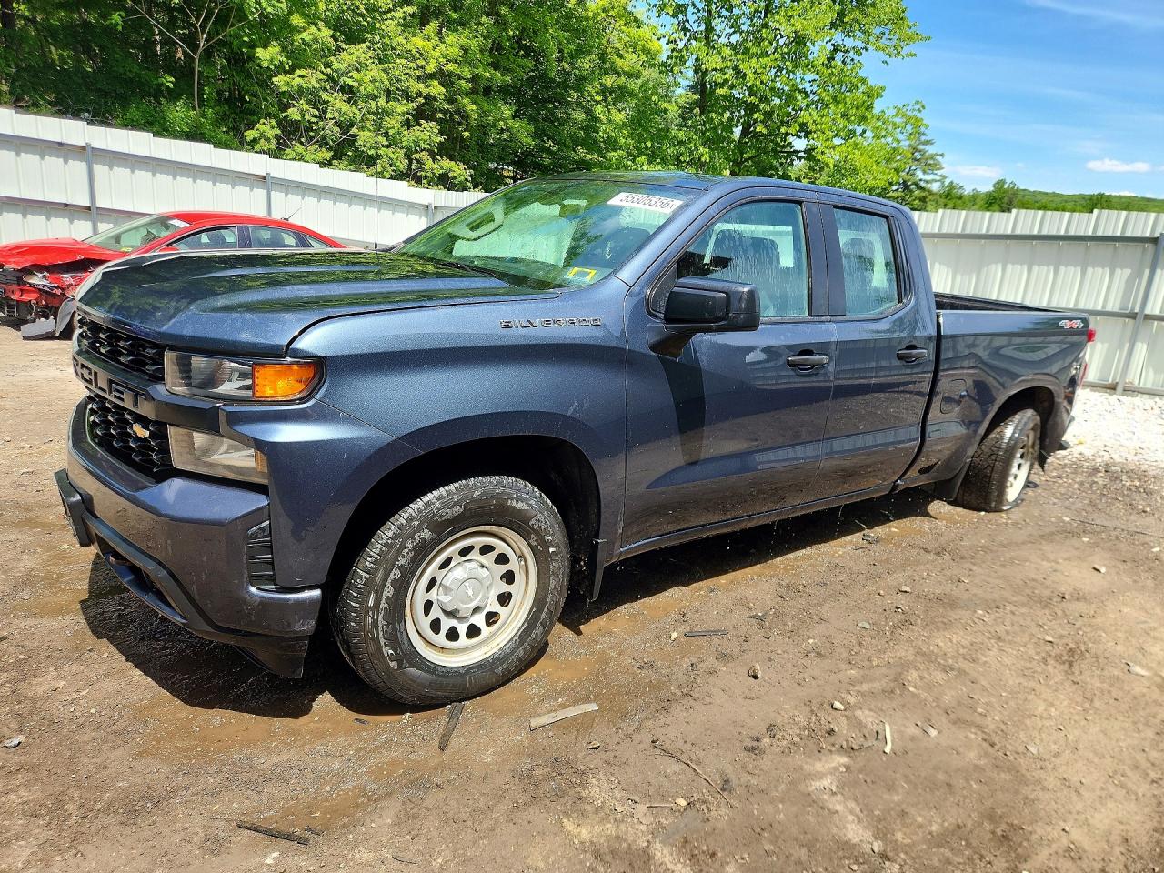 Salvage Chevrolet Silverado Image