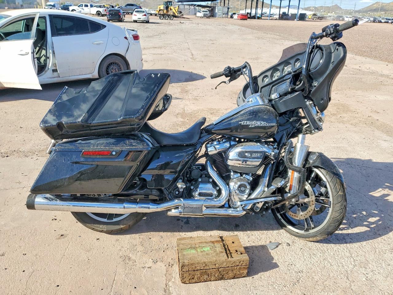 Salvage Harley-Davidson Fl Image