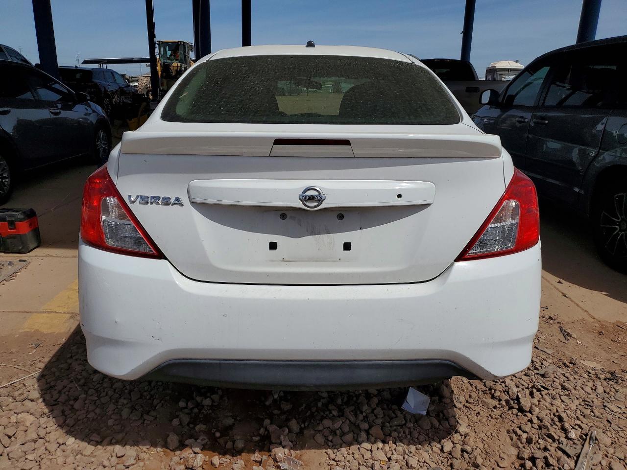 Nissan Versa 1.6 S Plus