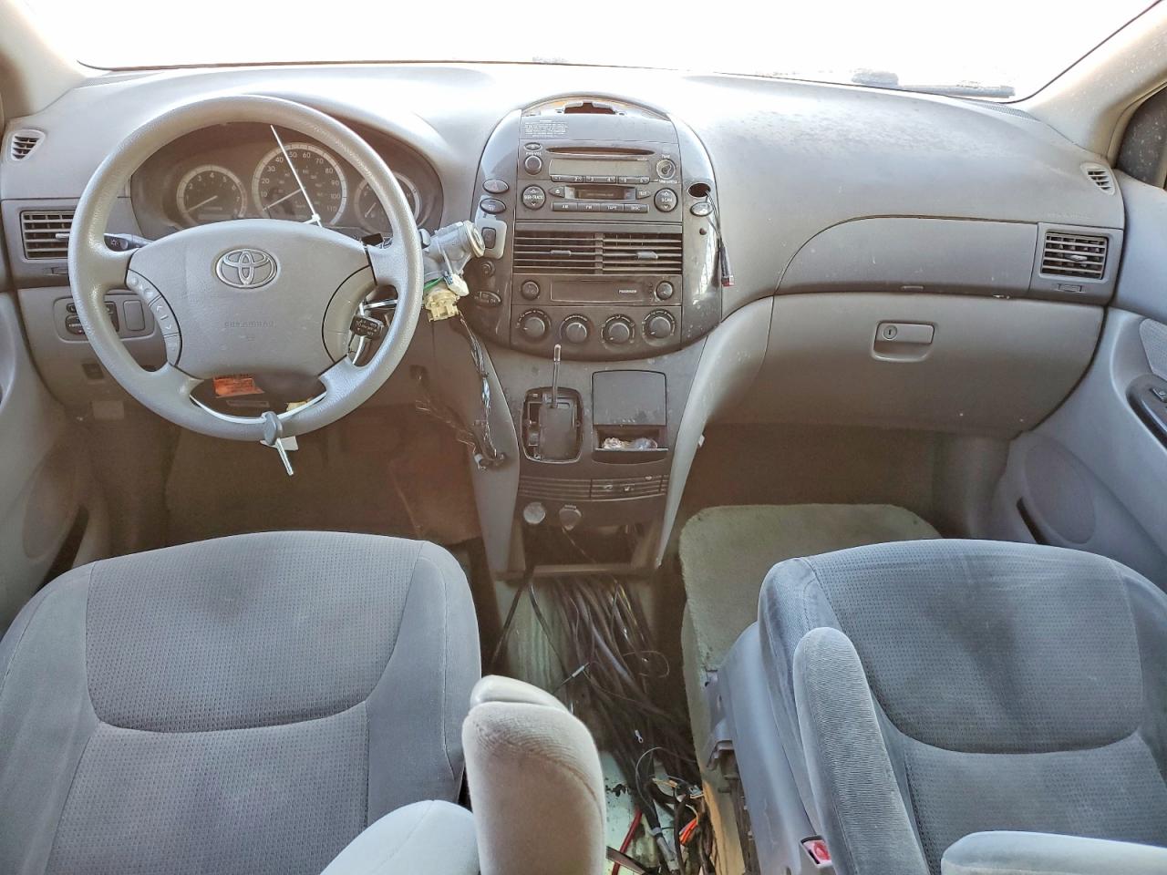Toyota Sienna Ce