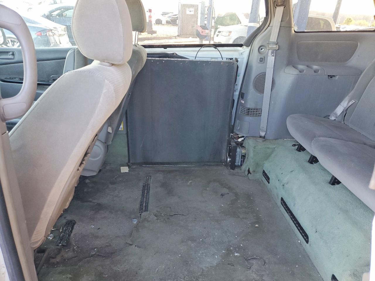 Toyota Sienna Ce