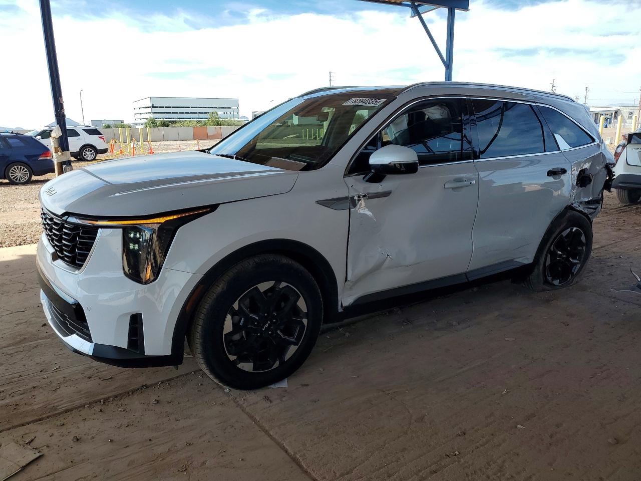 Salvage Kia Sorento Image