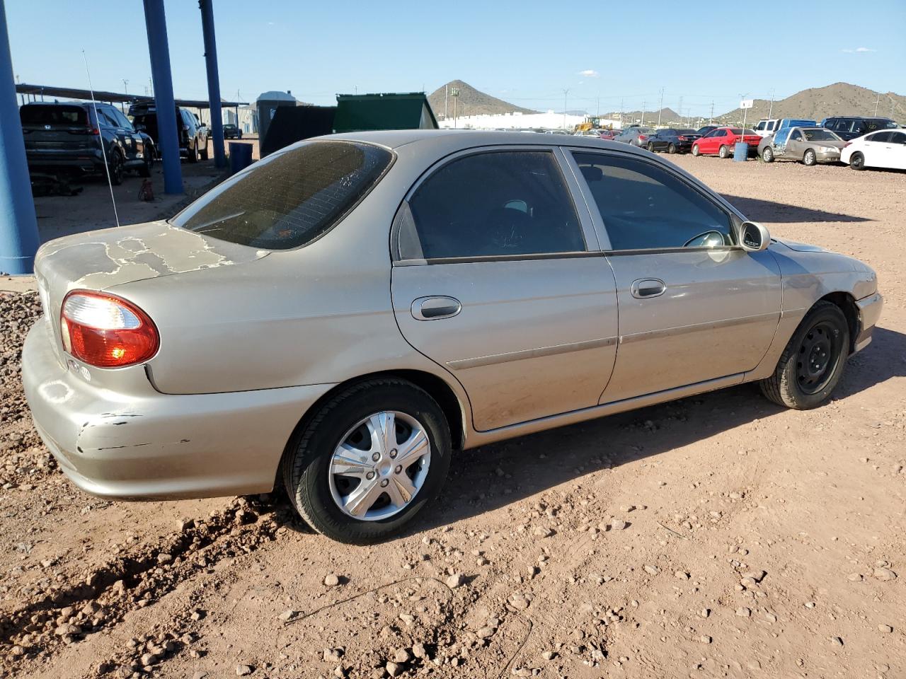 Kia Sephia Base