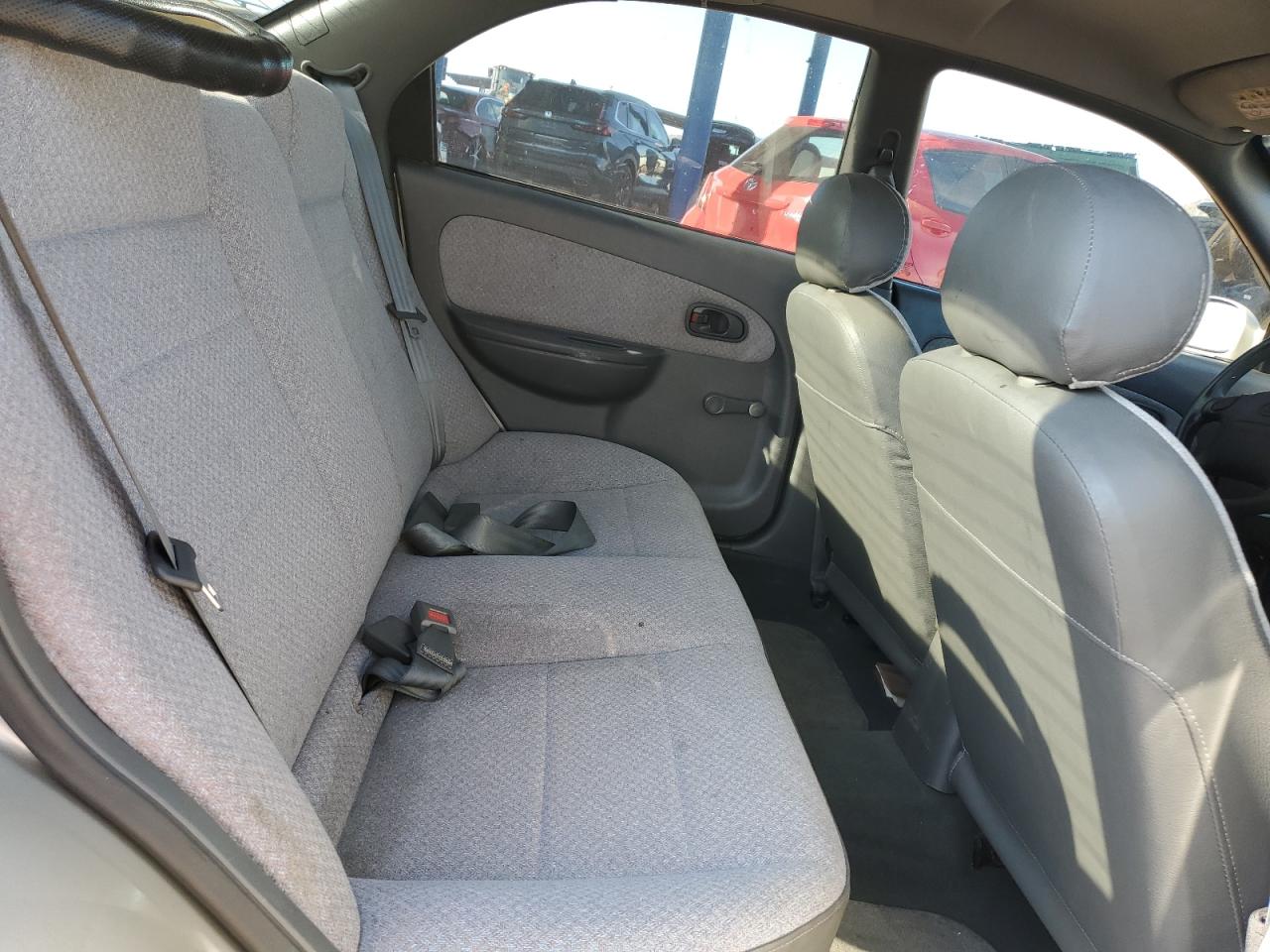Kia Sephia Base
