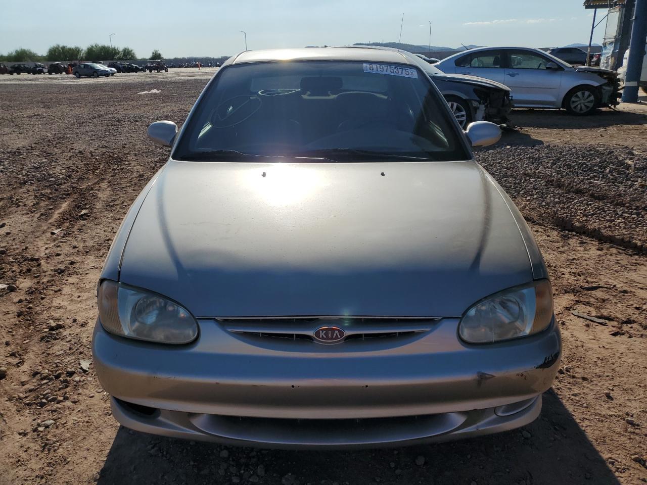 Kia Sephia Base