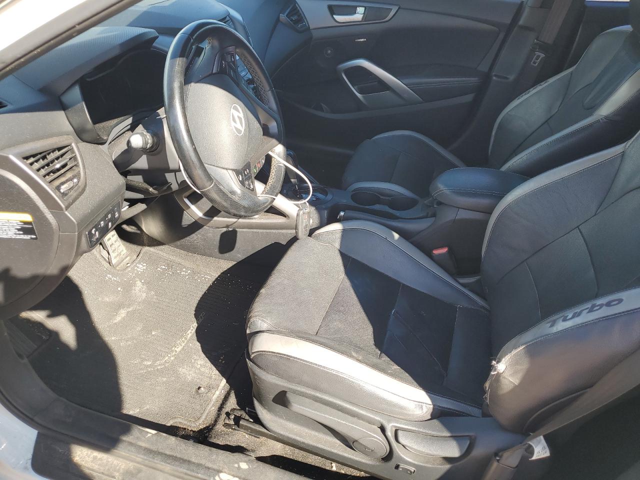 Hyundai VELOSTER Turbo