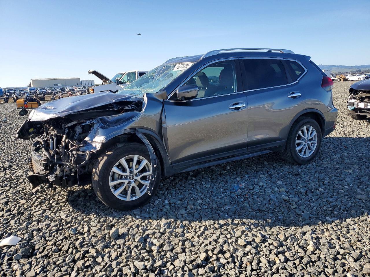 Salvage Nissan Rogue Image