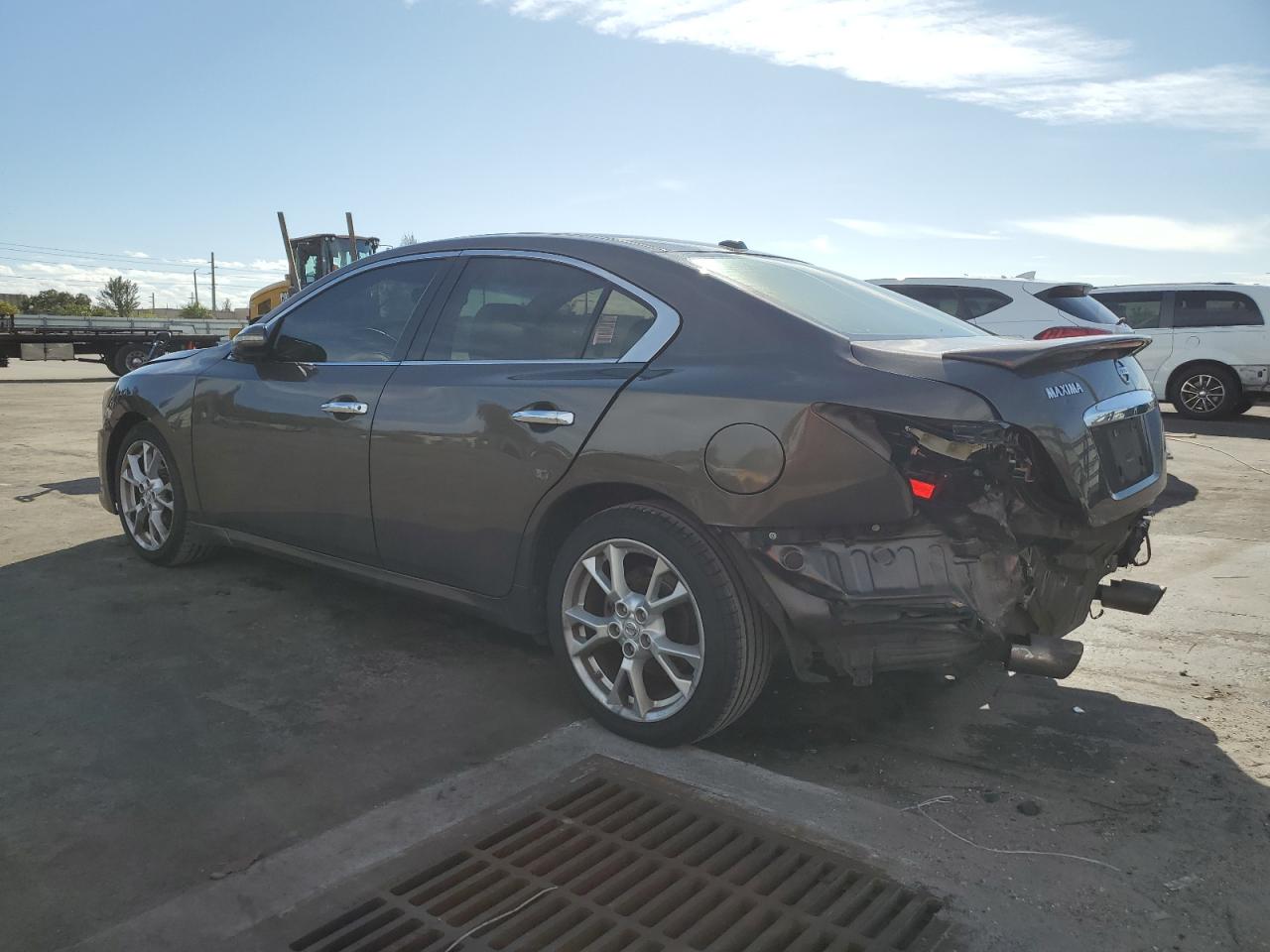 Nissan Maxima S