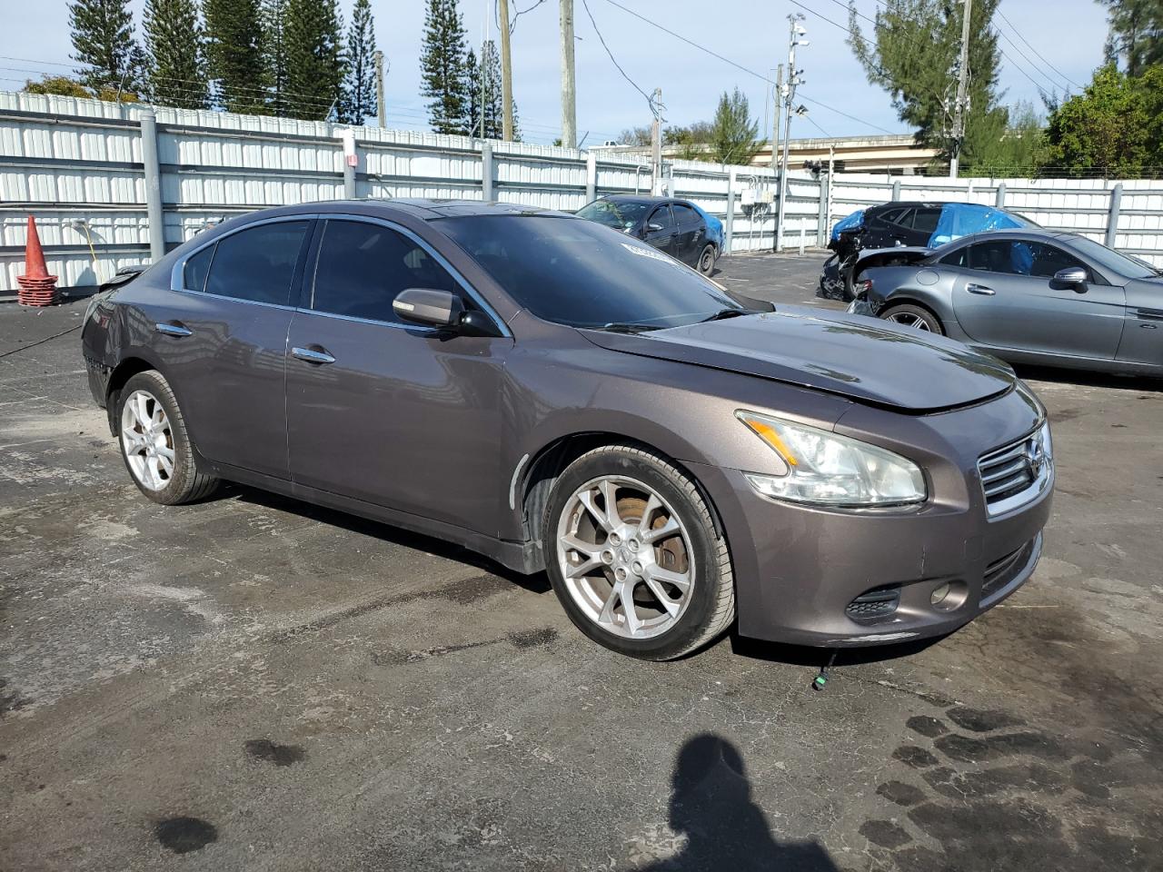 Nissan Maxima S