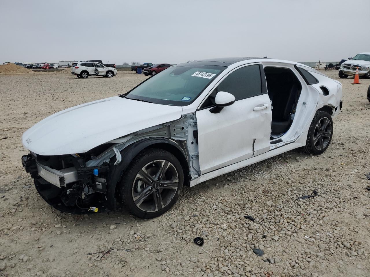 Salvage Kia K5 Image
