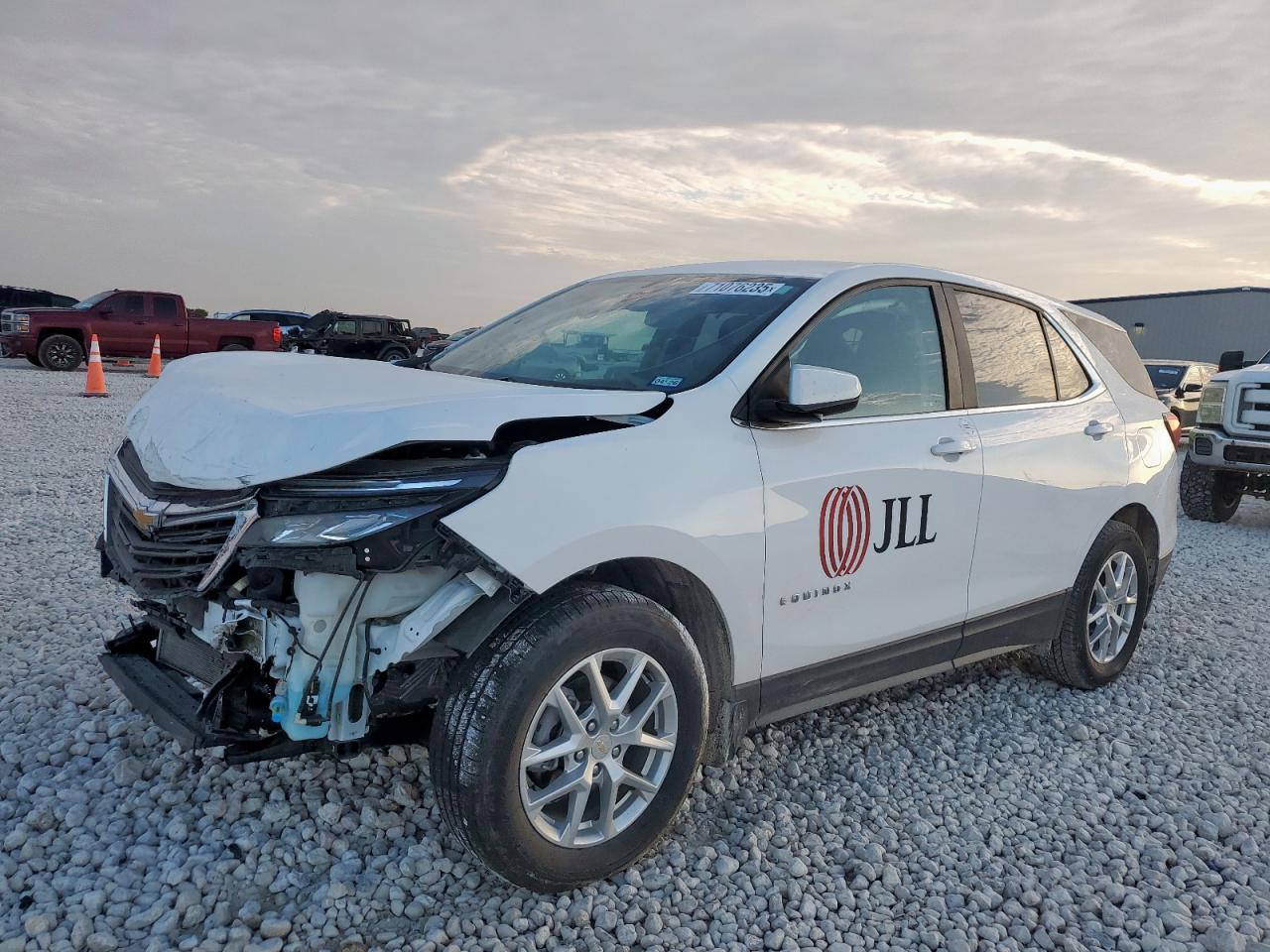 Salvage Chevrolet Equinox Image