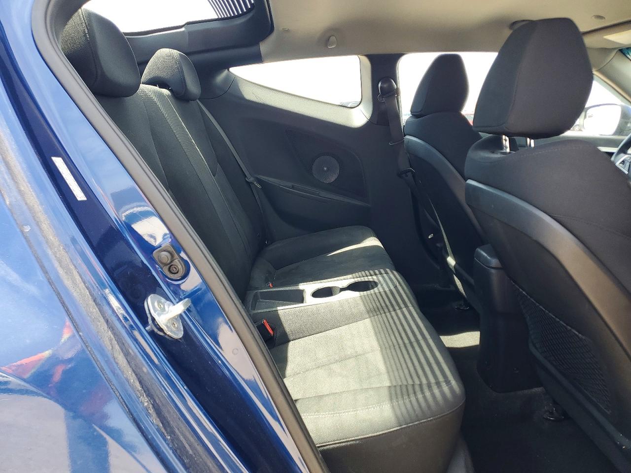 Hyundai VELOSTER Base