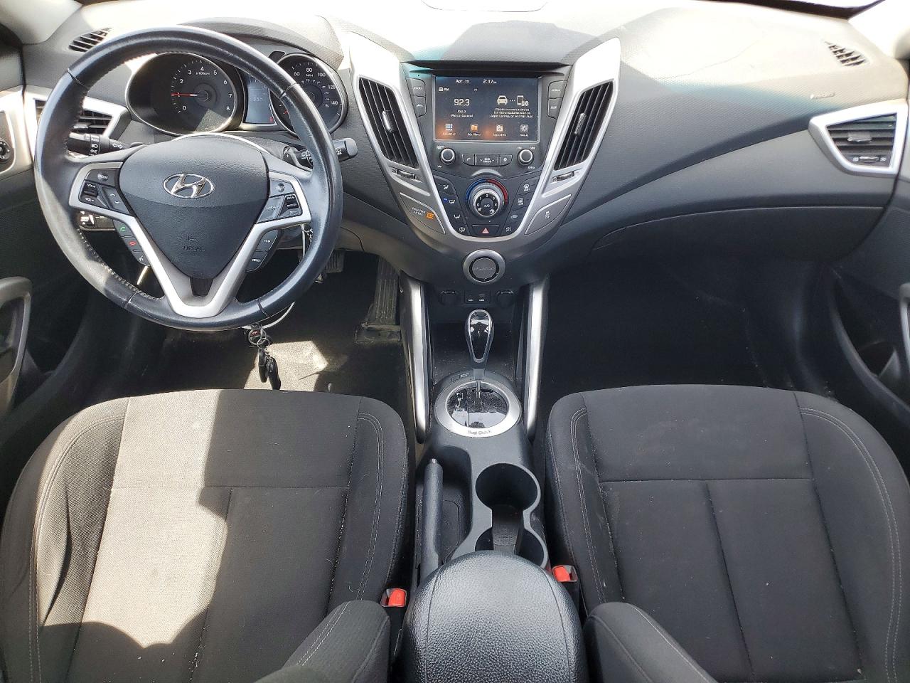Hyundai VELOSTER Base