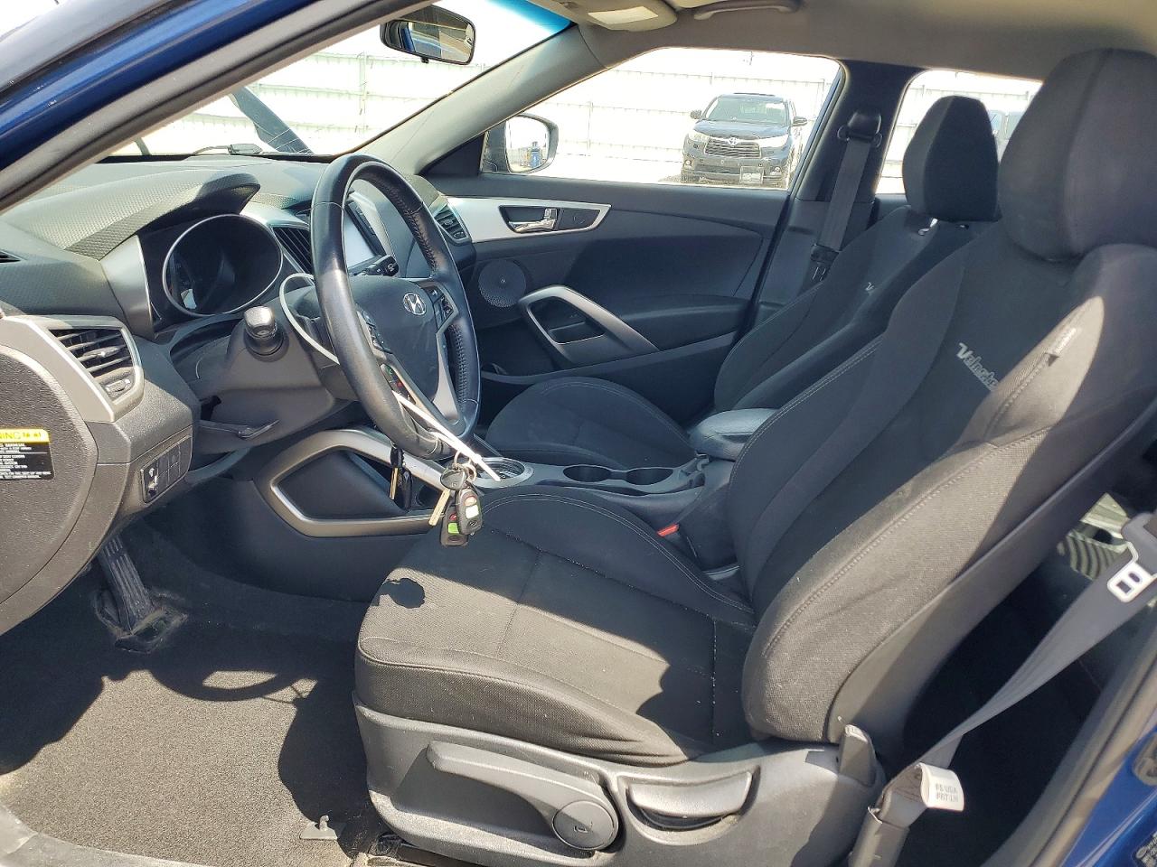 Hyundai VELOSTER Base