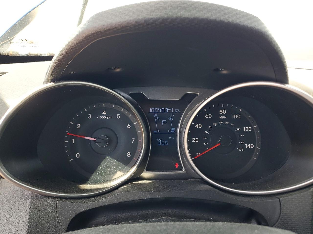 Hyundai VELOSTER Base