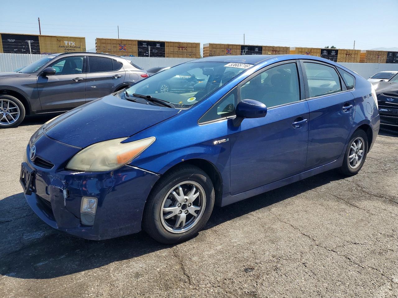 Salvage Toyota Prius Image