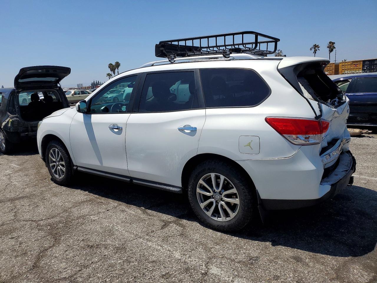 Nissan Pathfinder S