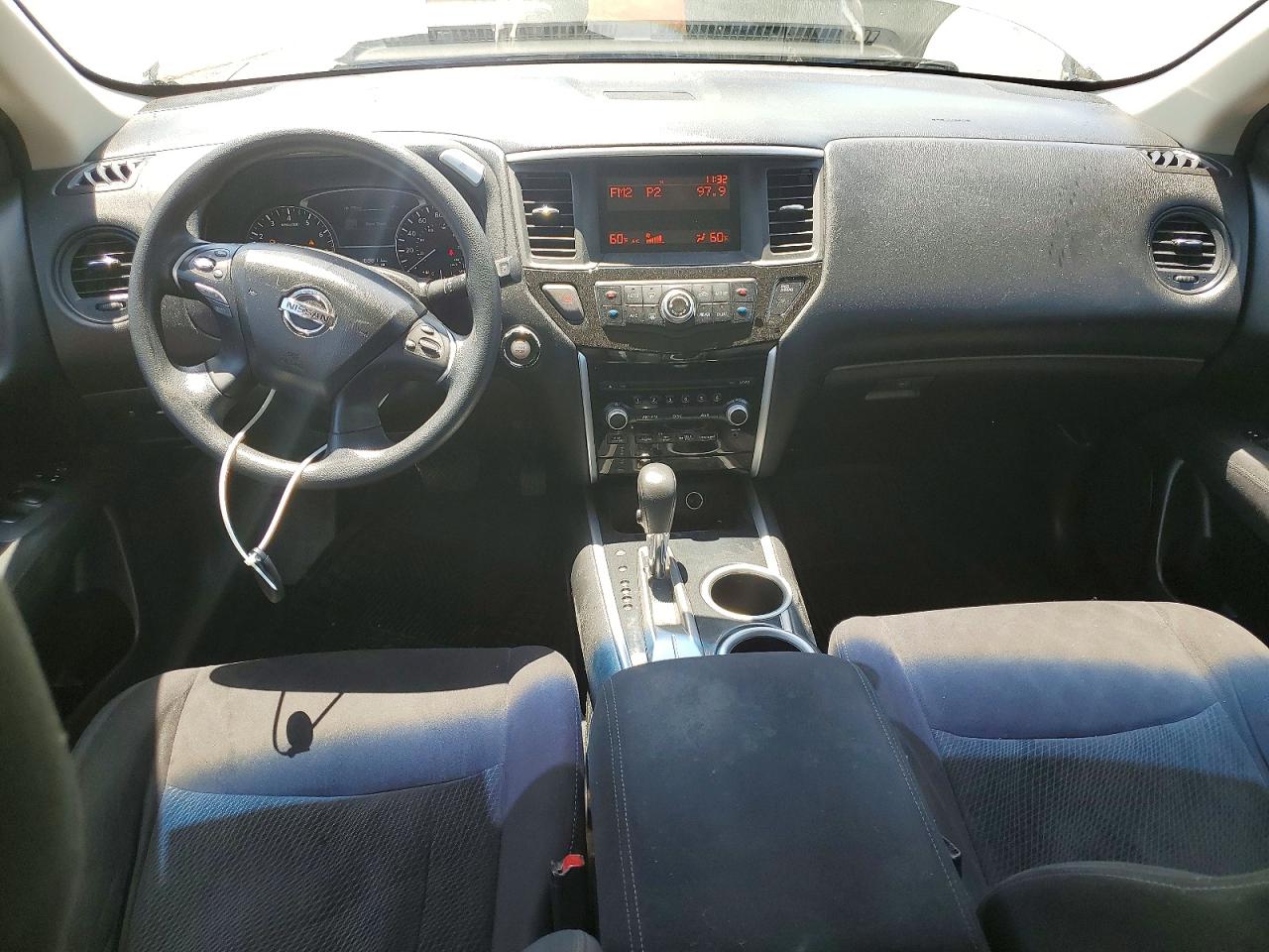 Nissan Pathfinder S