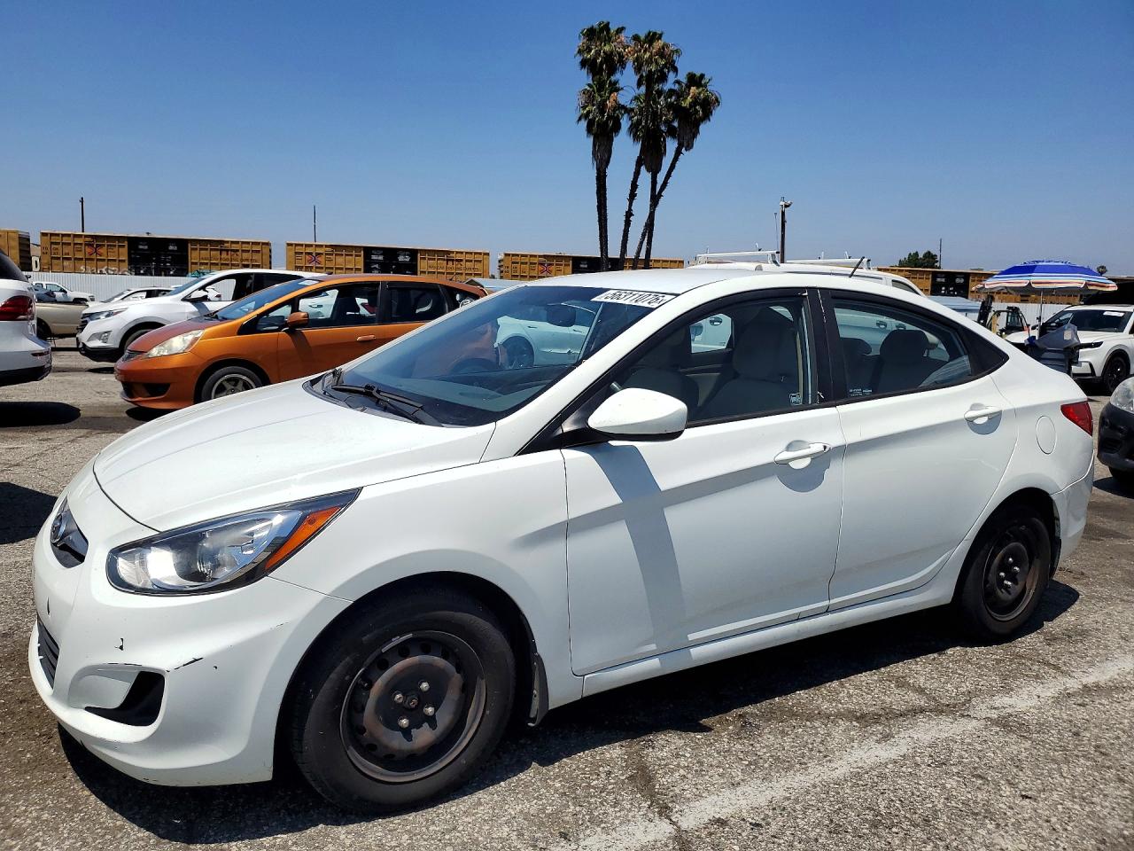Salvage Hyundai ACCENT Image