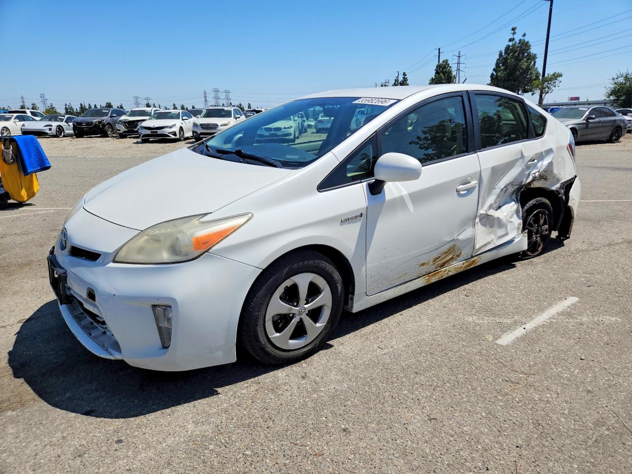 Salvage Toyota Prius Image