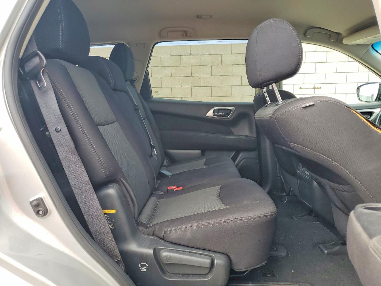 Nissan Pathfinder Sv