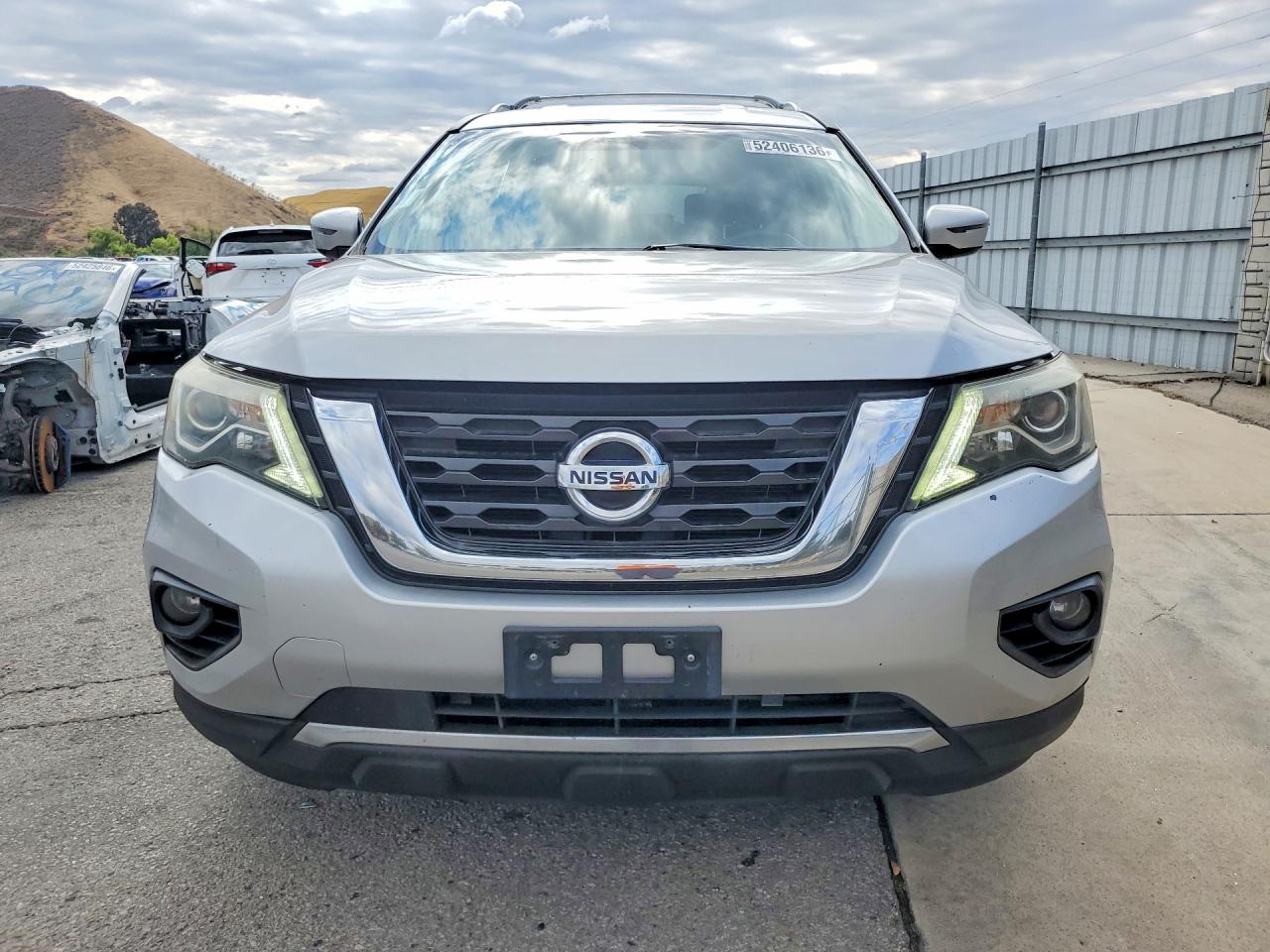Nissan Pathfinder Sv