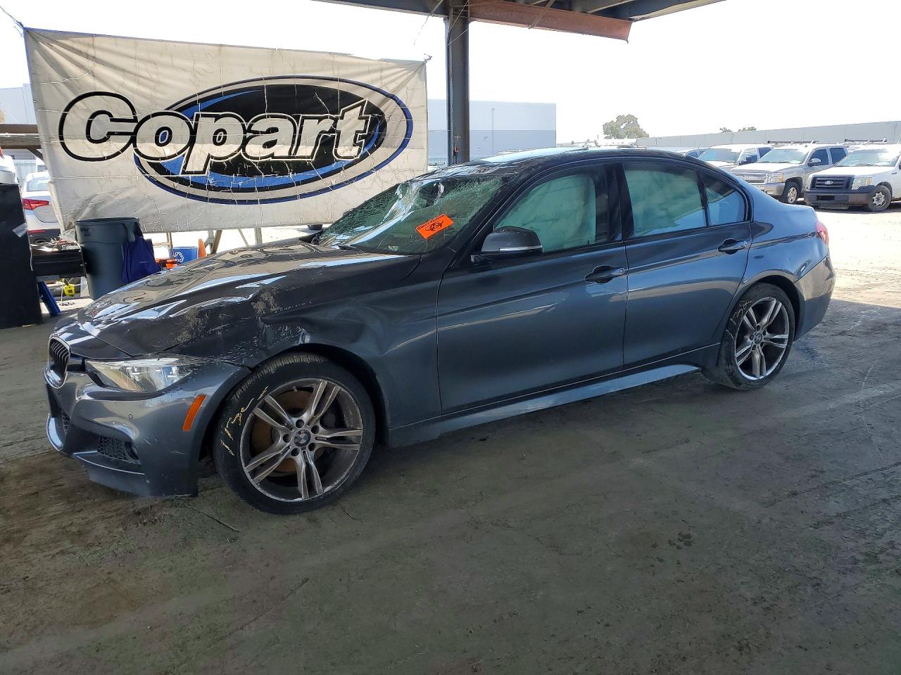 Salvage BMW 3 Series Image